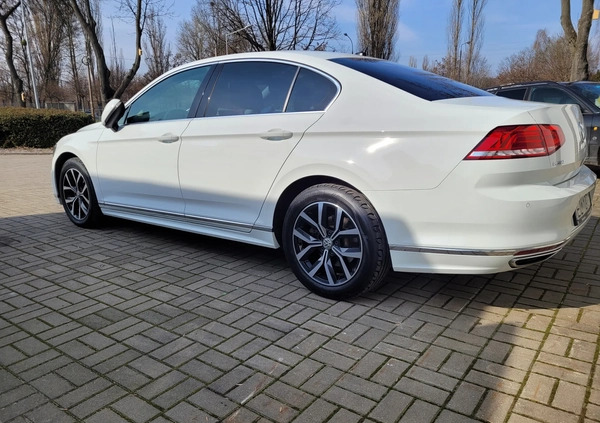 Volkswagen Passat cena 87500 przebieg: 75000, rok produkcji 2018 z Łódź małe 352
